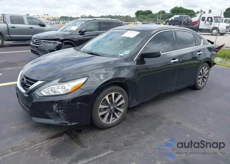 2017 Nissan Altima 2.5 Sv z USA, uszkodzony, nr VIN 1N4AL3AP1HC176600